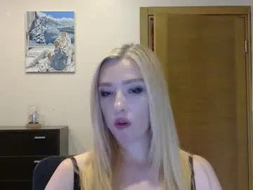 roouse – webcam model profile photo Image 9