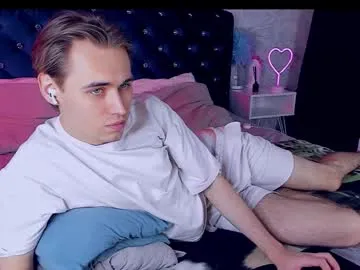 hornyshow_tv – webcam model profile photo Image 16