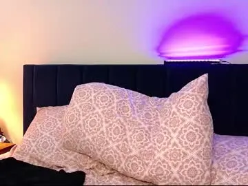 lynnalltop – webcam model profile photo Image 11