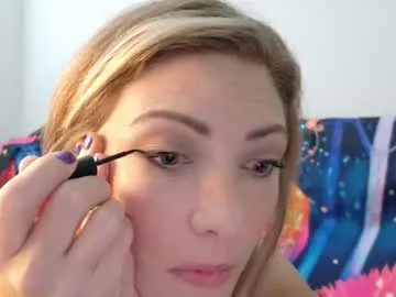 lynnalltop – webcam model profile photo Image 9