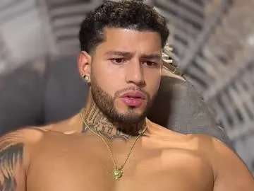 starvingo2002 – webcam model profile photo Image 5