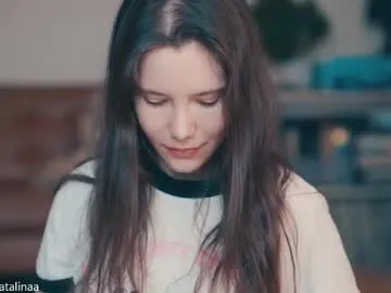 roouse – webcam model profile photo Image 6