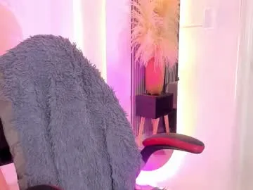 mayahellen – webcam model profile photo Image 4