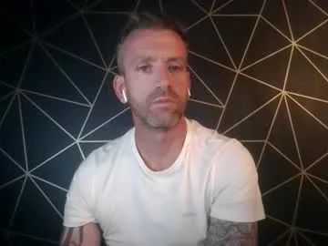 YU-KI00 – webcam model profile photo Image 12