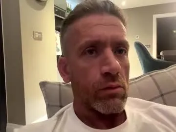 YU-KI00 – webcam model profile photo Image 17