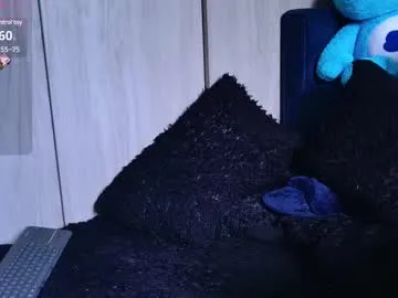 starvingo2002 – webcam model profile photo Image 2