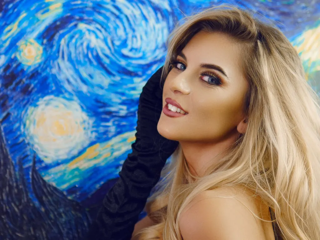 AvrilSky – webcam model profile photo