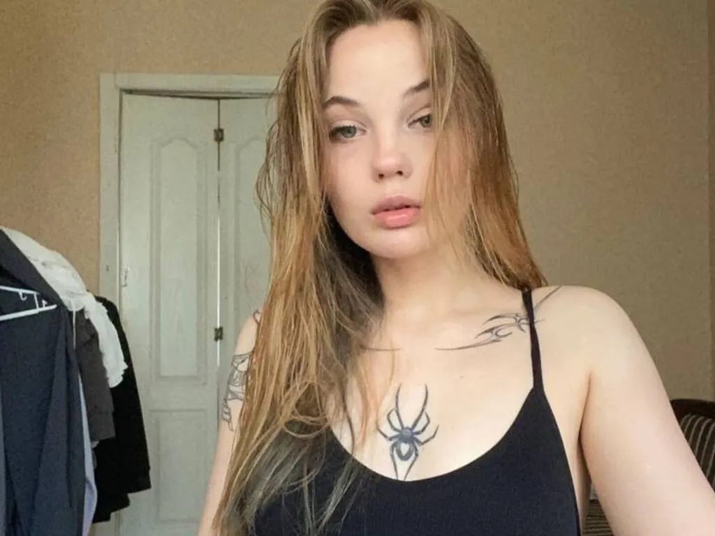 DungDelph – webcam model profile photo