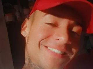 DomManlyGuy – webcam model profile photo Image 2