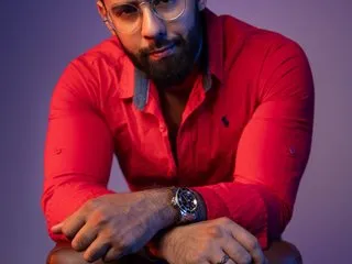 starvingo2002 – webcam model profile photo Image 4