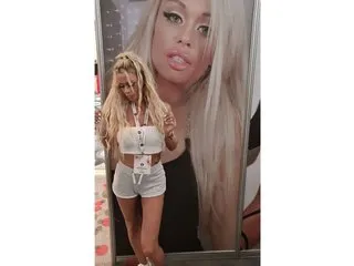 Earth_001 – webcam model profile photo Image 2