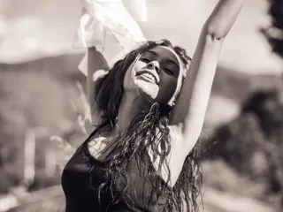 someone_sweet – webcam model profile photo Image 3