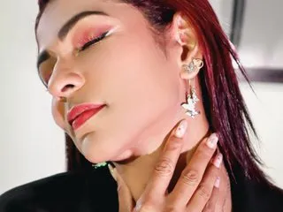 julieqt – webcam model profile photo Image 3