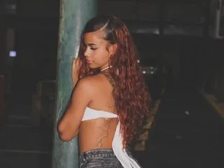 Earth_001 – webcam model profile photo Image 3