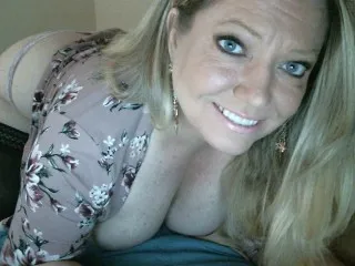 LauraLusts – webcam model profile photo