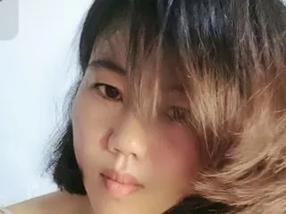 roouse – webcam model profile photo Image 4