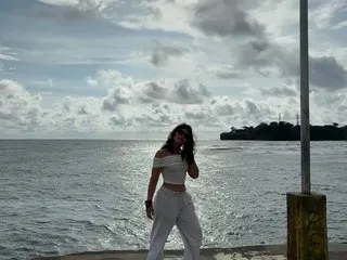 roouse – webcam model profile photo Image 6