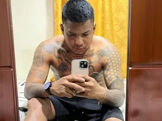 queenelia – webcam model profile photo Image 2