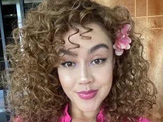 cutetomie – webcam model profile photo Image 3