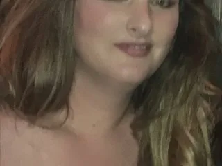 SimplyTheBreast – webcam model profile photo