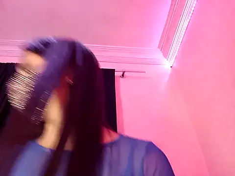 _Alicee_1 – webcam model profile photo Image 4