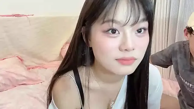 Benson18y – webcam model profile photo Image 2