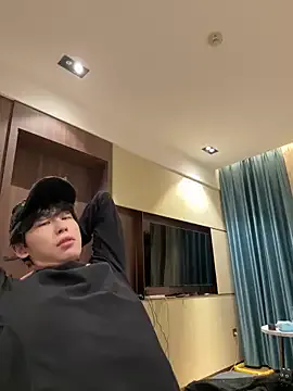 kai101010 – webcam model profile photo Image 18