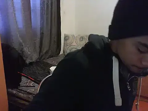 DomManlyGuy – webcam model profile photo Image 12