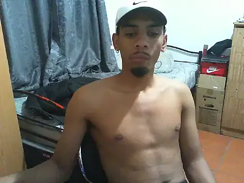 DomManlyGuy – webcam model profile photo Image 19