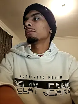 DomManlyGuy – webcam model profile photo Image 2