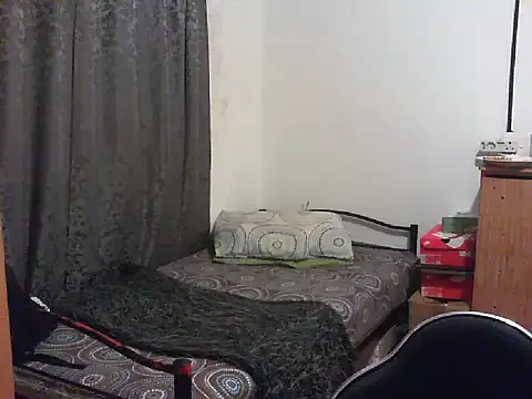 DomManlyGuy – webcam model profile photo Image 8