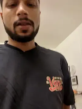 DomManlyGuy – webcam model profile photo Image 9