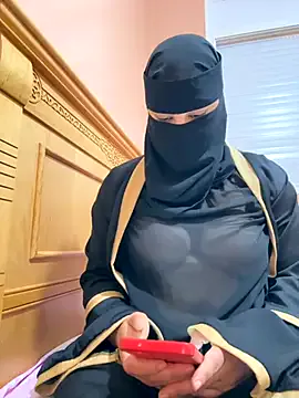 _Alicee_1 – webcam model profile photo Image 18