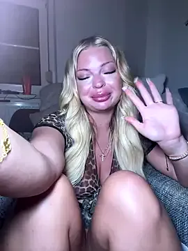 Benjamin_show – webcam model profile photo Image 5