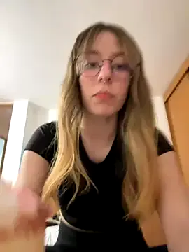 lilylumina_ – webcam model profile photo Image 13