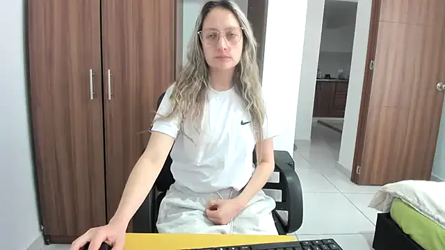 dears_pearlss – webcam model profile photo Image 2