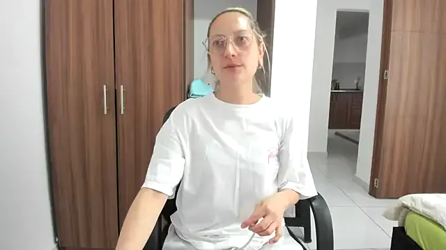 dears_pearlss – webcam model profile photo Image 6