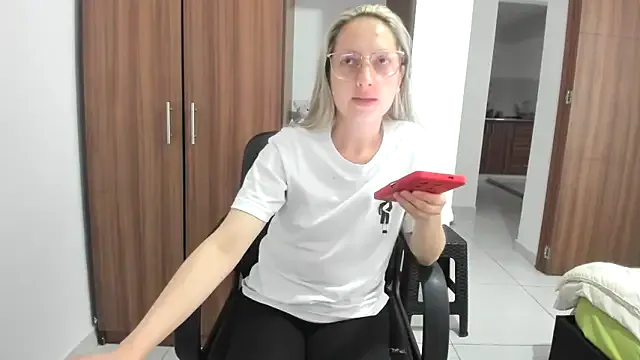 dears_pearlss – webcam model profile photo Image 8