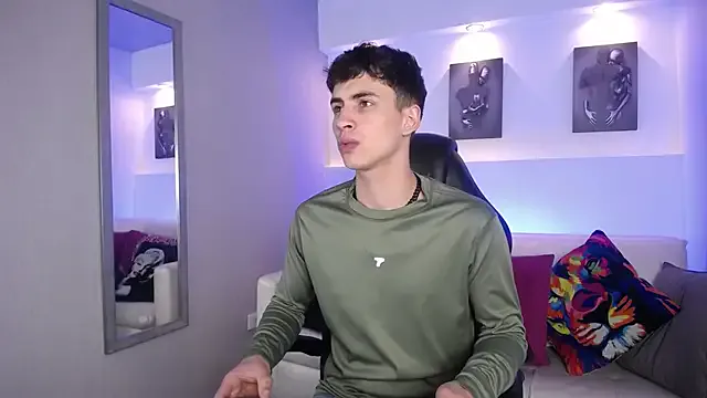 Earth_001 – webcam model profile photo Image 13