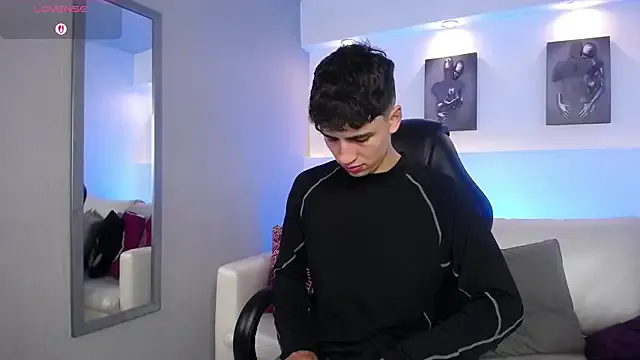 Earth_001 – webcam model profile photo Image 17