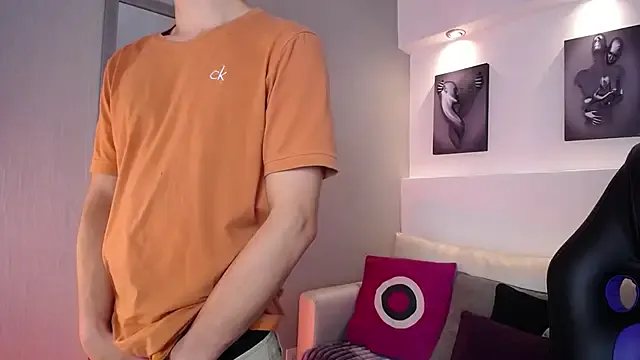 Earth_001 – webcam model profile photo Image 6