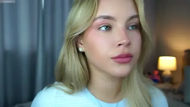 zeldaes – webcam model profile photo Image 8