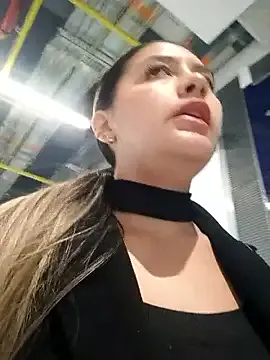 Earth_001 – webcam model profile photo Image 11