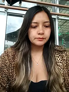 Earth_001 – webcam model profile photo Image 19