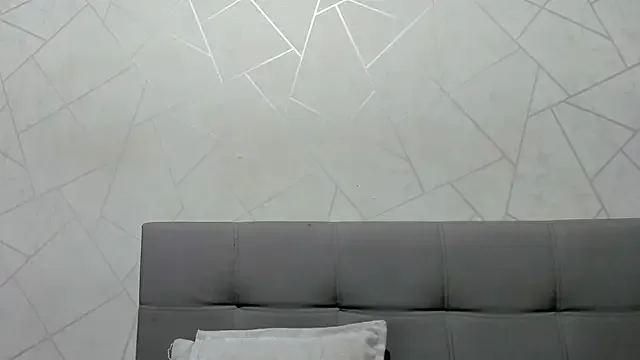 seraphine23 – webcam model profile photo Image 7