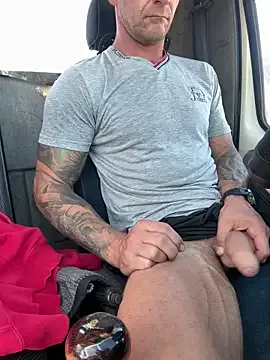 Magnetic127 – webcam model profile photo Image 17