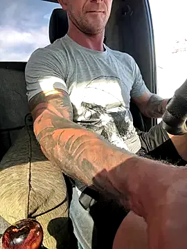 Magnetic127 – webcam model profile photo Image 18