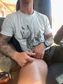 Magnetic127 – webcam model profile photo Image 19