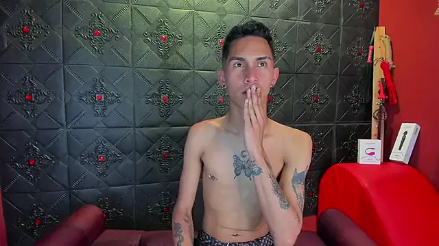 otouhu76 – webcam model profile photo Image 8