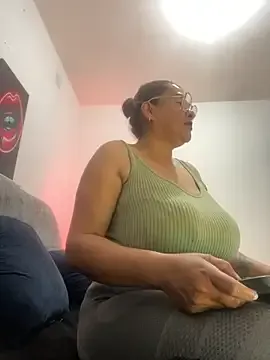 someone_sweet – webcam model profile photo Image 9